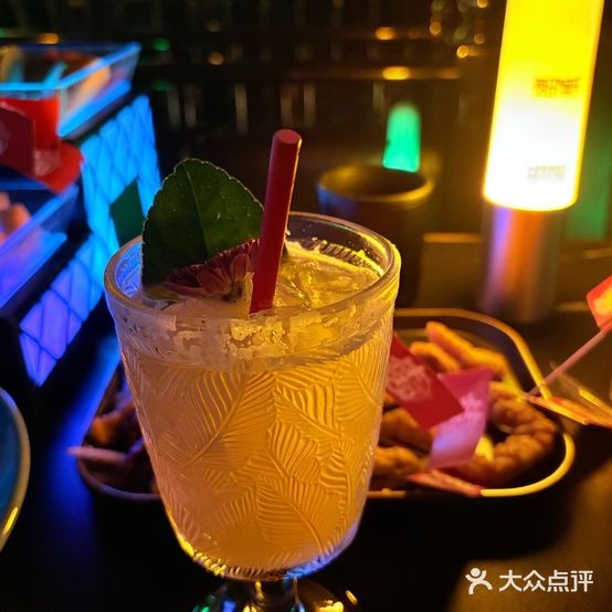 Mengtian LiveHouse at Paramount